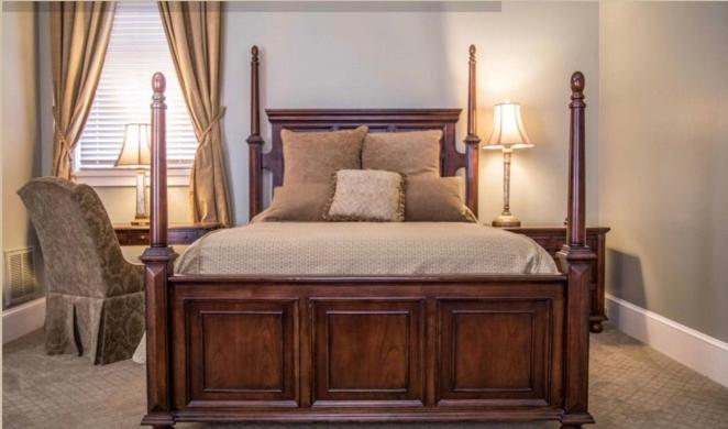 | Clark House Inn