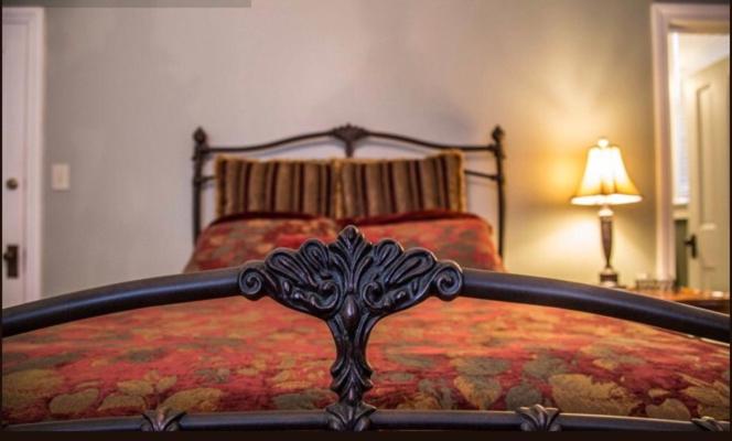 | Clark House Inn