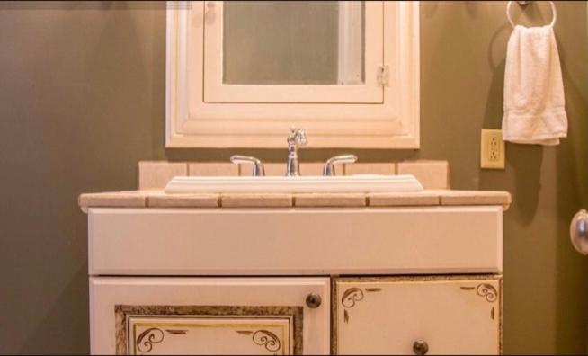 | Clark House Inn