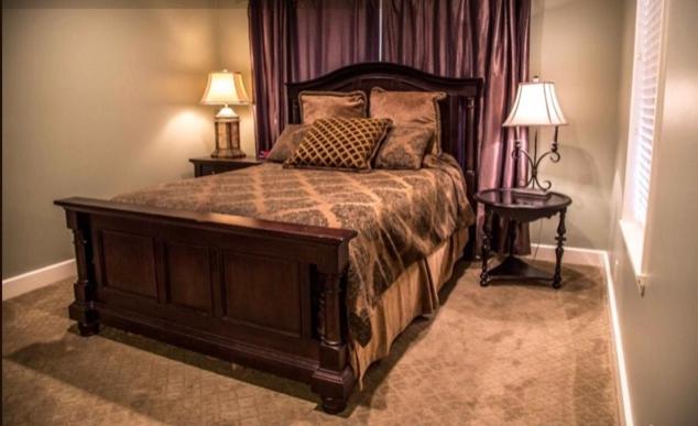 | Clark House Inn