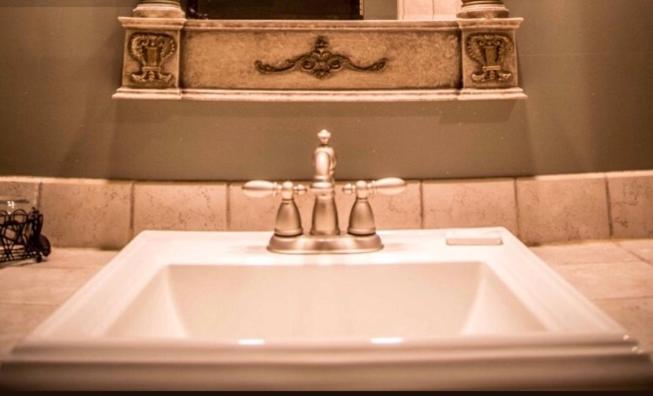 | Clark House Inn