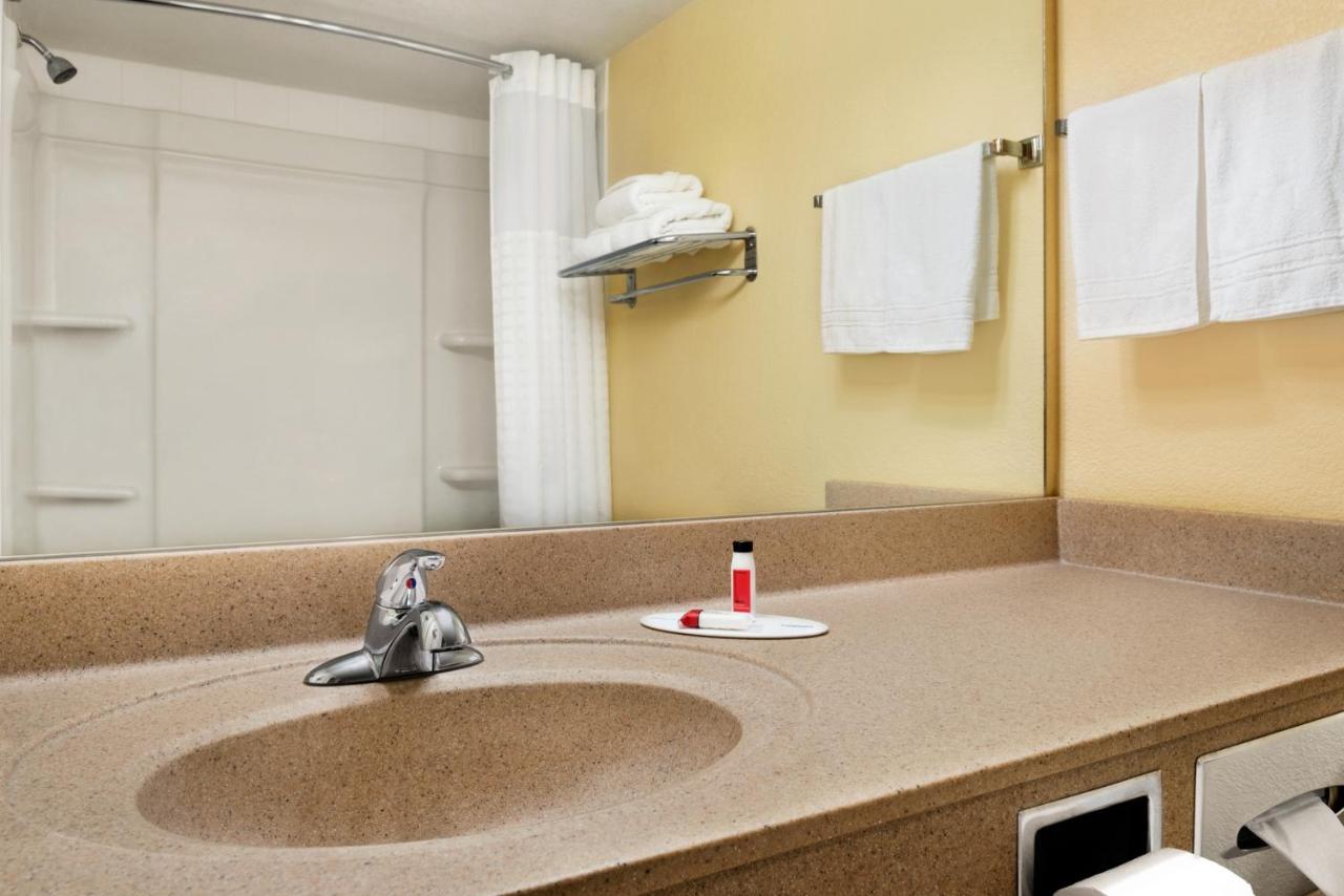 Deluxe King Room - Non-Smoking at Super 8 by Wyndham Des Moines