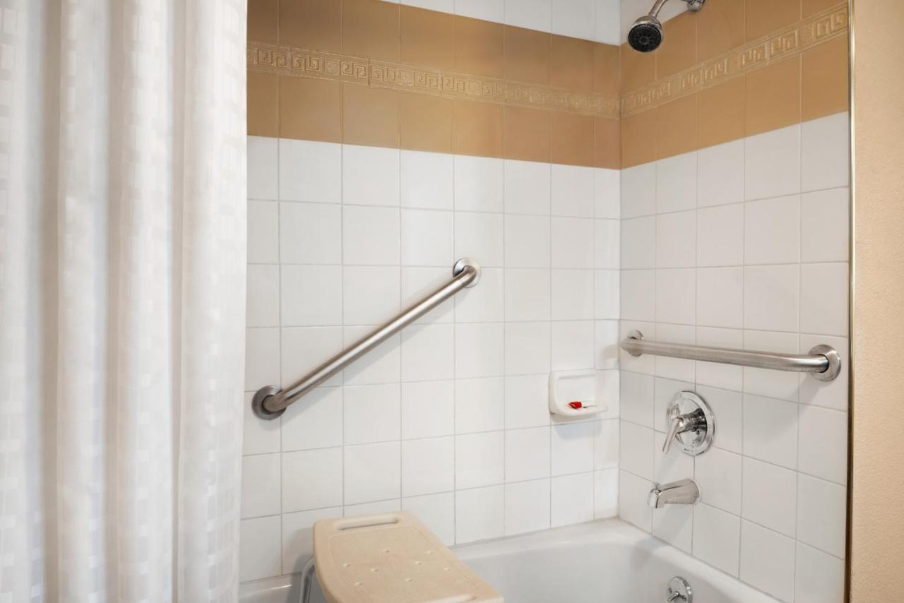 King Room - Accessible/Non-Smoking at Super 8 by Wyndham Des Moines