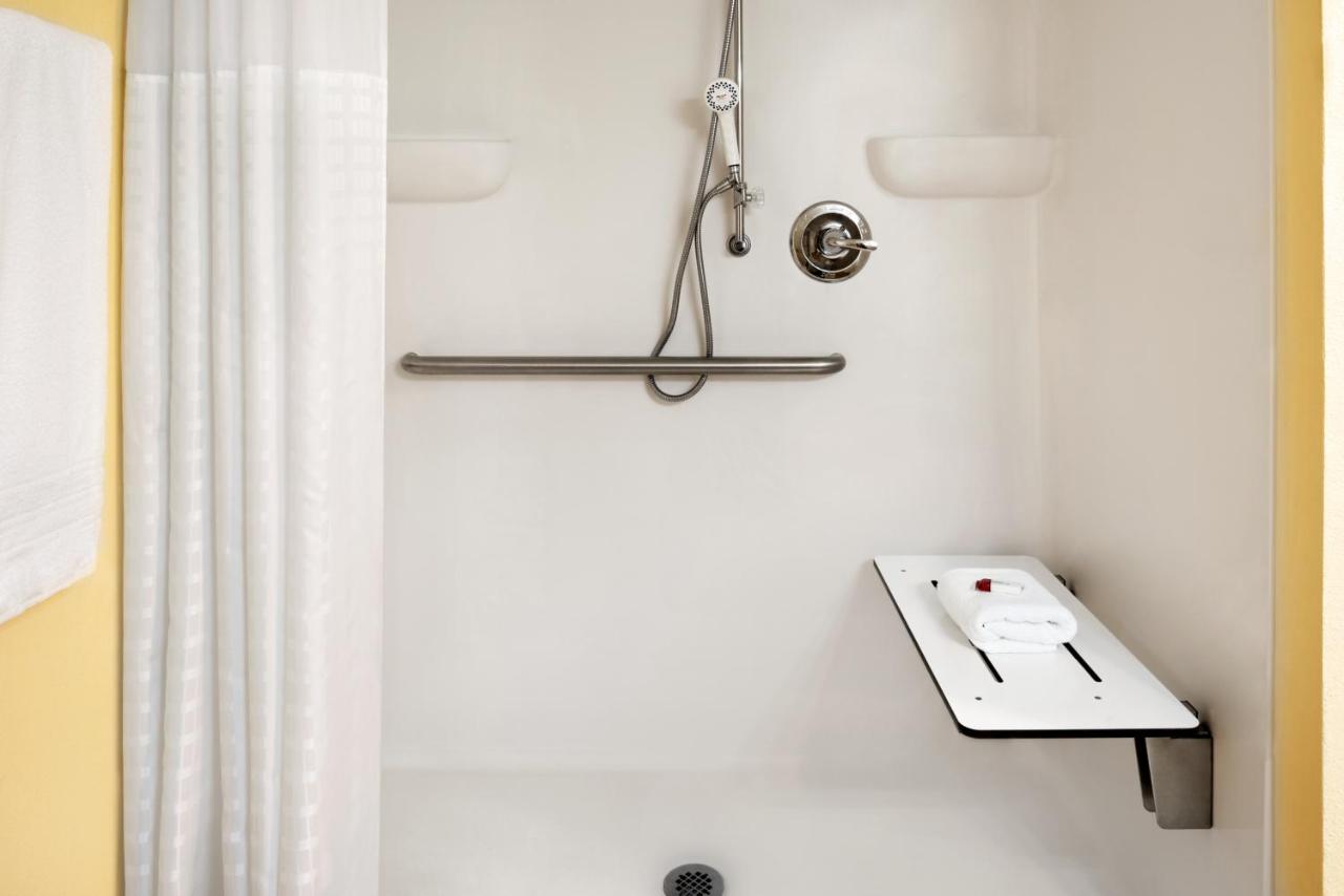 King Room - Disability Access/Non-Smoking at Super 8 by Wyndham Des Moines