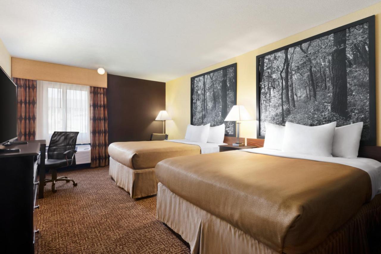 Deluxe Queen Room with Two Queen Beds - Non-Smoking at Super 8 by Wyndham Des Moines