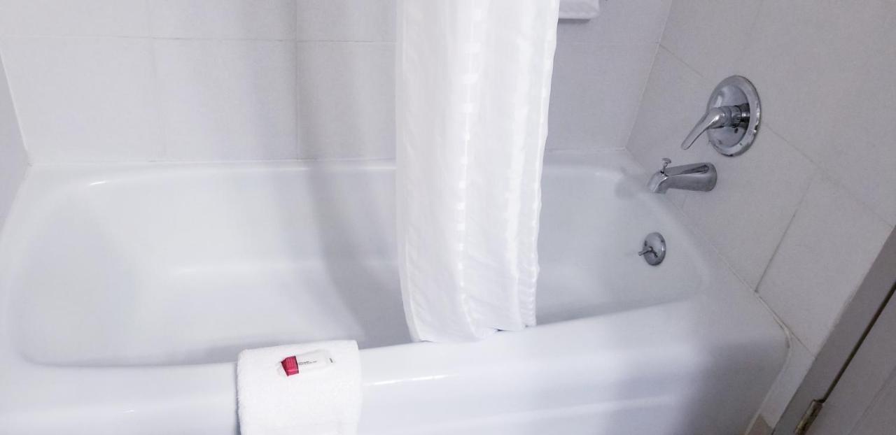 King Room - Accessible/Non-Smoking at Super 8 by Wyndham Des Moines