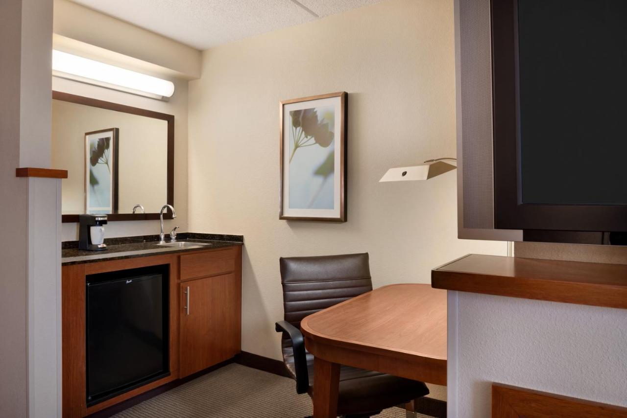 King Room with Sofa Bed at Hyatt Place Chicago/Hoffman Estates
