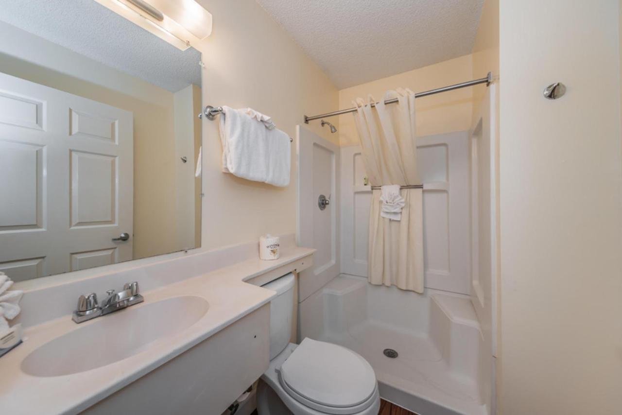 Standard Single Non-Smoking, Kitchenette at Tampa Bay Extended Stay Hotel