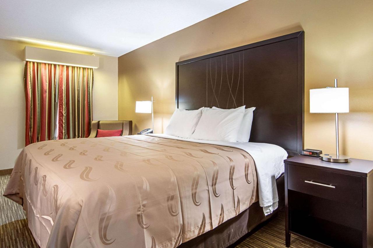 King Room - Non-Smoking at Quality Inn Thomaston