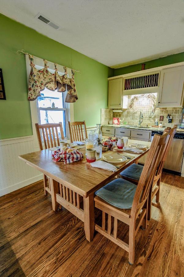 | Wolf Creek Farm B&B and Motorcycle Manor at Wolf Creek Farm