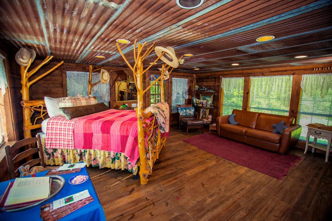 | 7F Lodge and Events