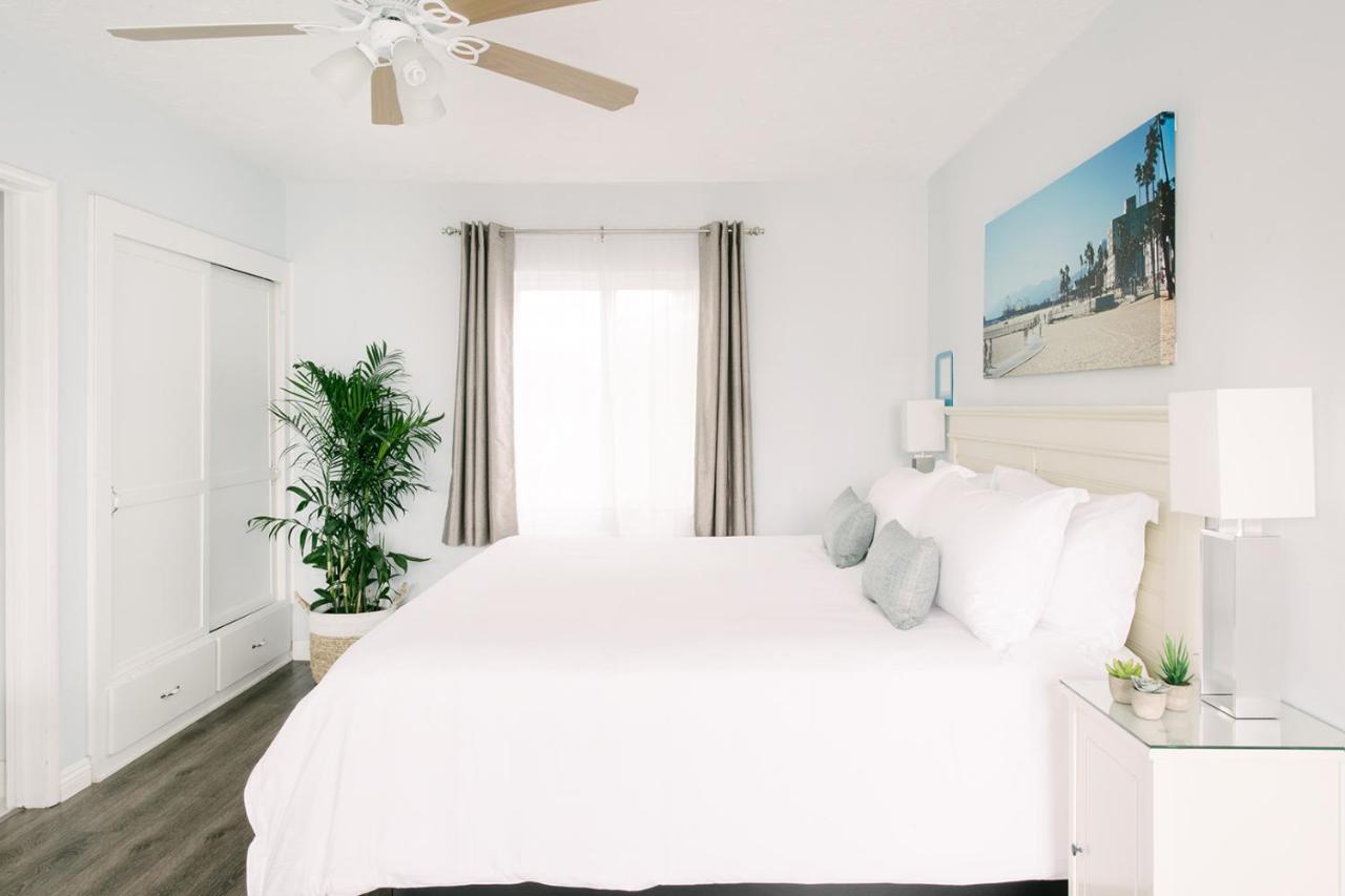 | Bayside Hotel