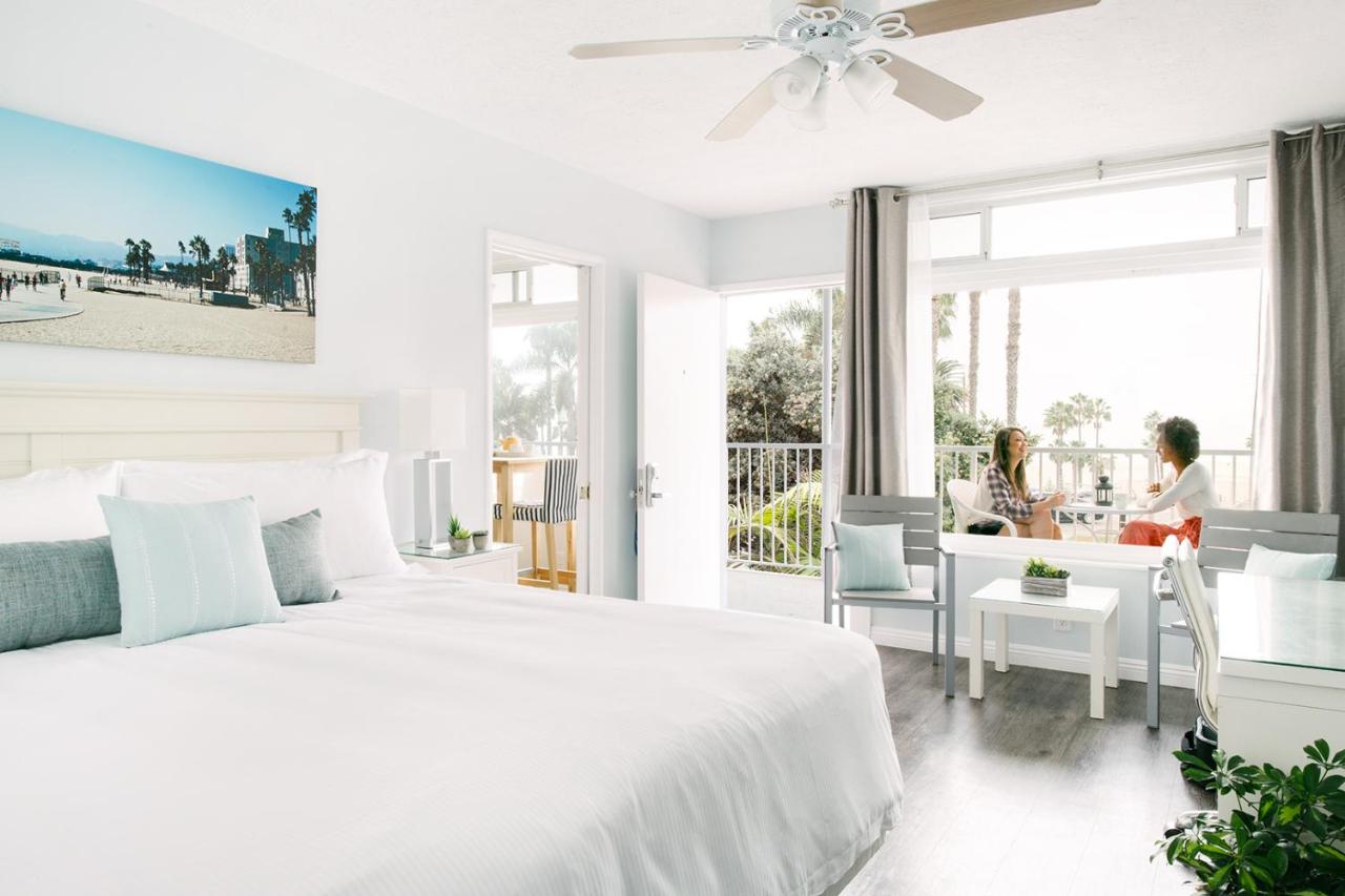 | Bayside Hotel