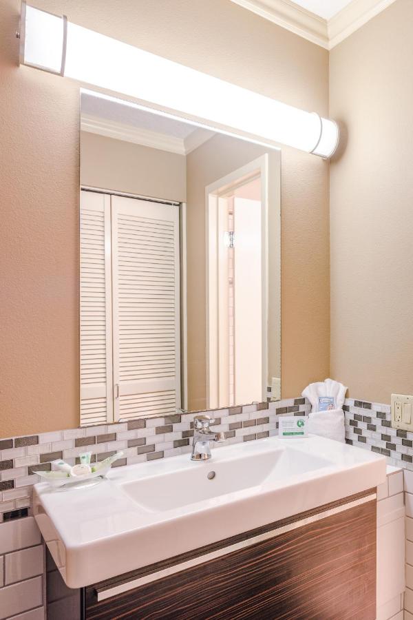 | University Place Hotel and Conference Center