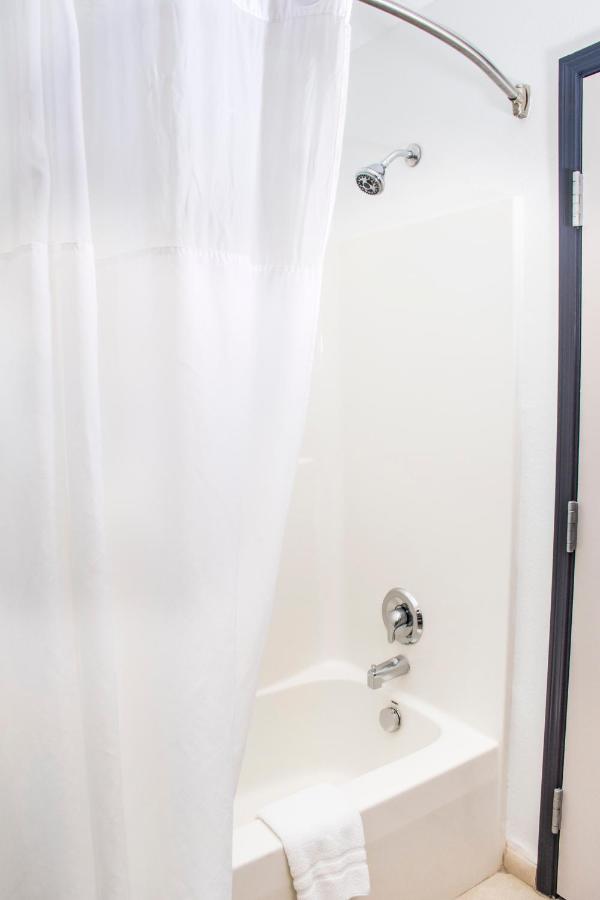 King Room - Disability Access/Non-Smoking at Country Inn & Suites by Radisson, Winchester, VA