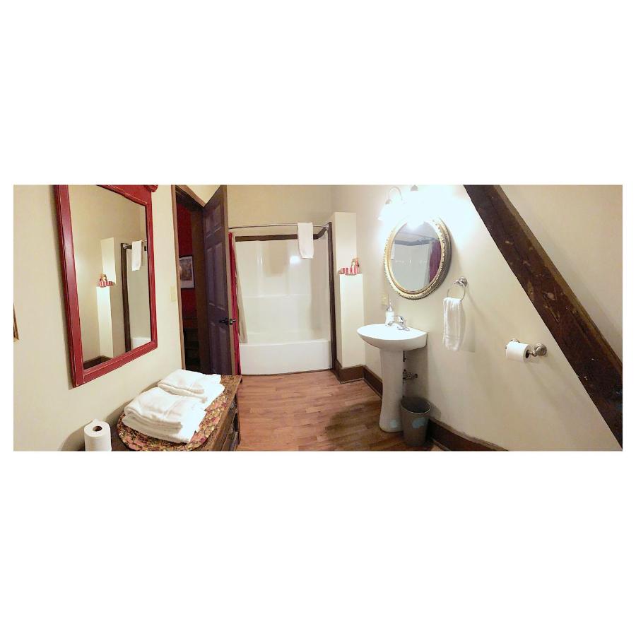 | Main Street Bed & Breakfast