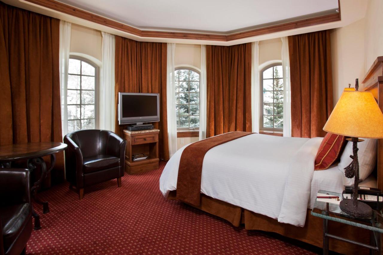 Standard King Room Tower Village View at Tivoli Lodge