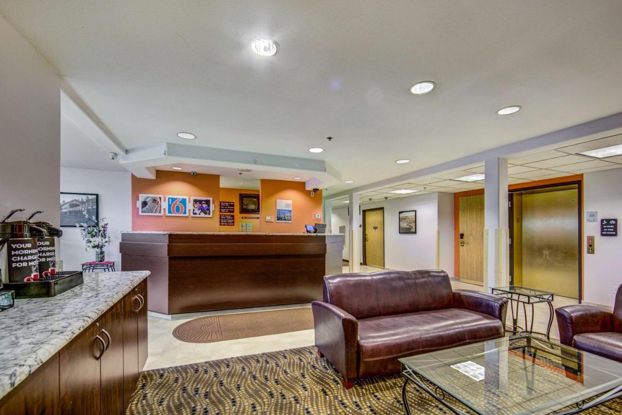 | Motel 6-Sutherlin, OR