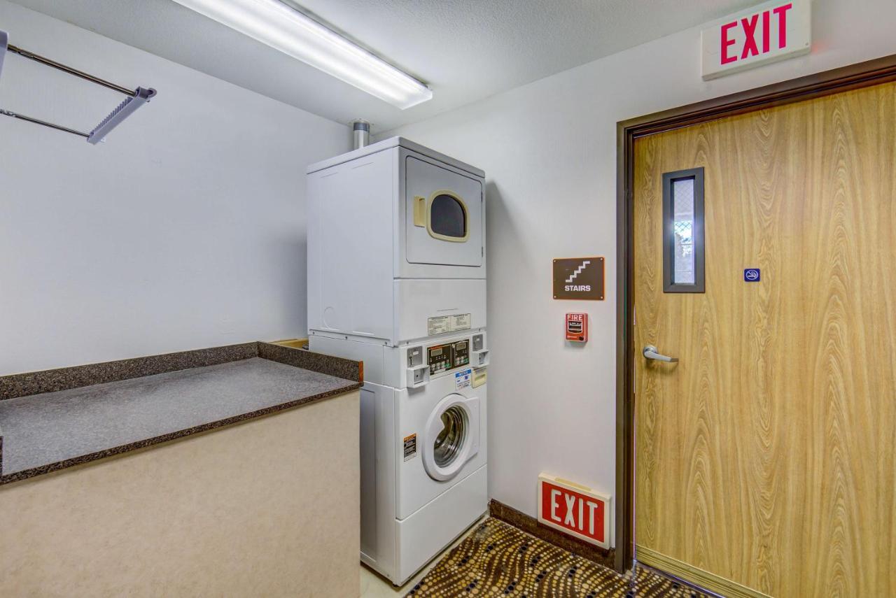 | Motel 6-Sutherlin, OR