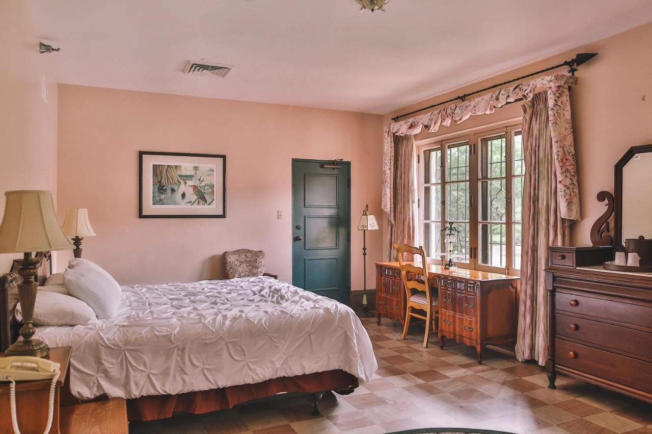 Junior Suite at The Lodge at Wakulla Springs