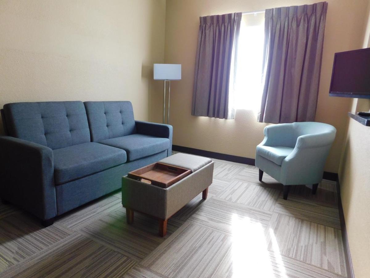 | Island Suites