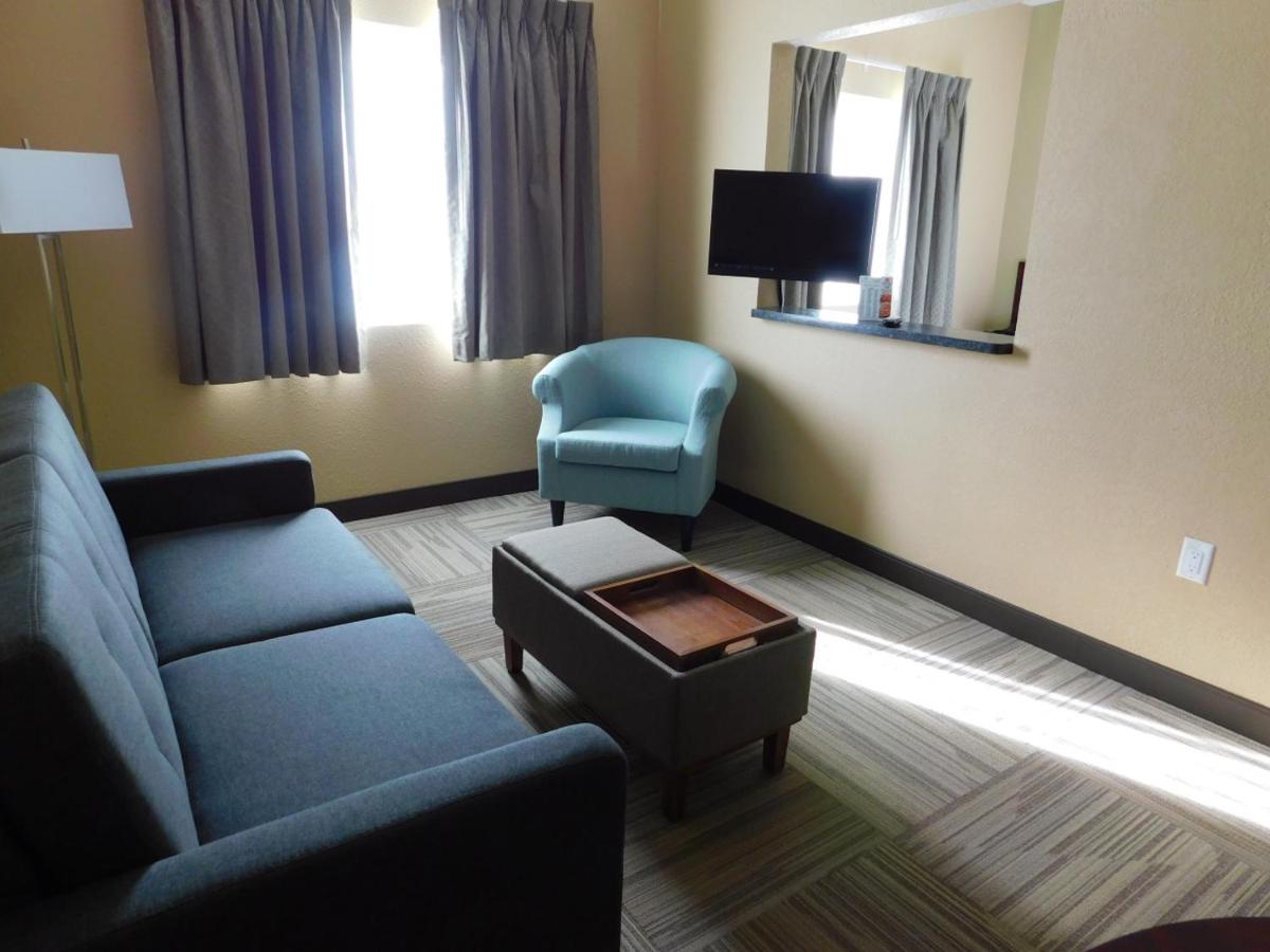 | Island Suites