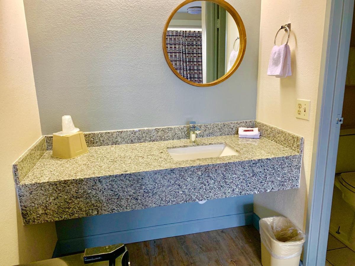 | Dallas Love Field Inn