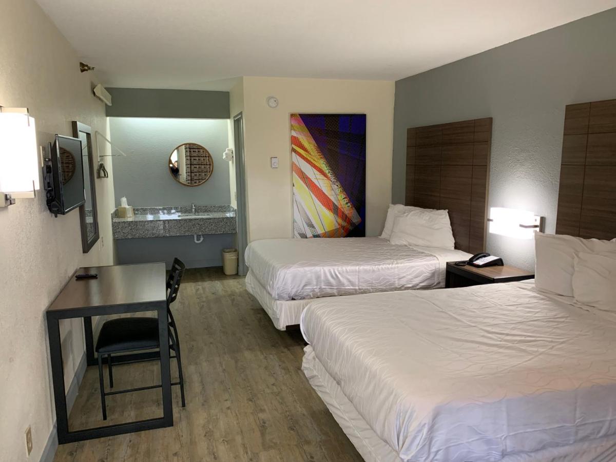 | Dallas Love Field Inn