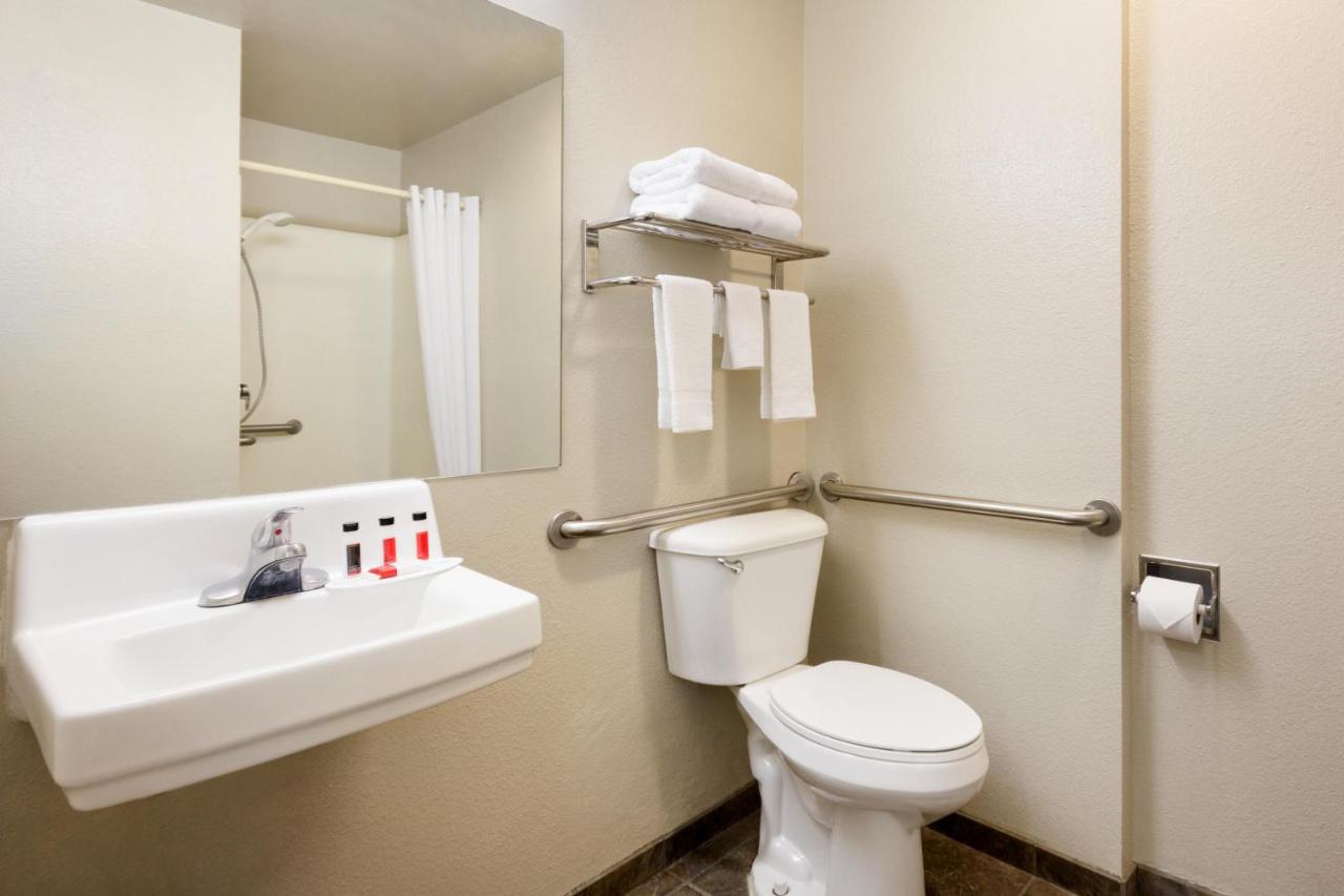 Double Room - Non-Smoking at Travelodge by Wyndham Alpine