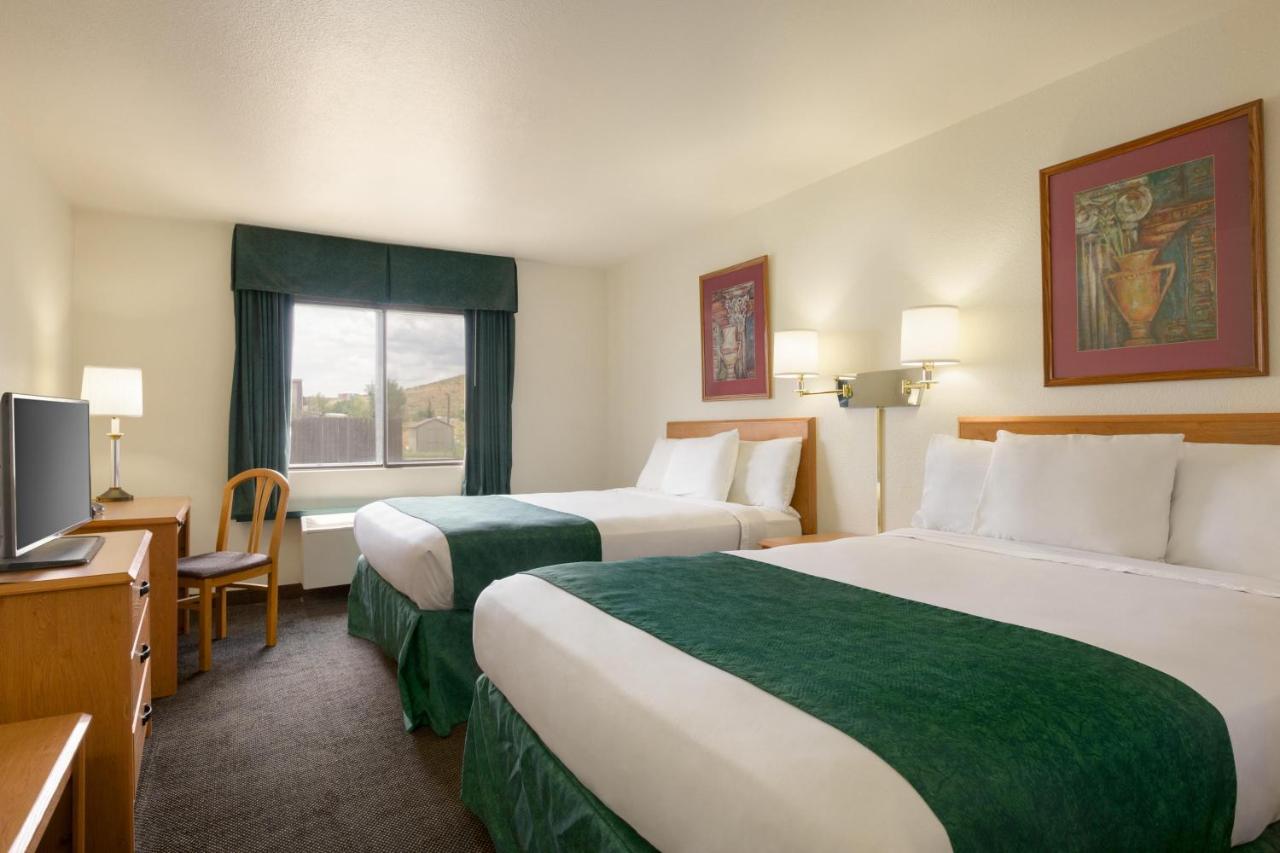 Double Room - Non-Smoking at Travelodge by Wyndham Alpine