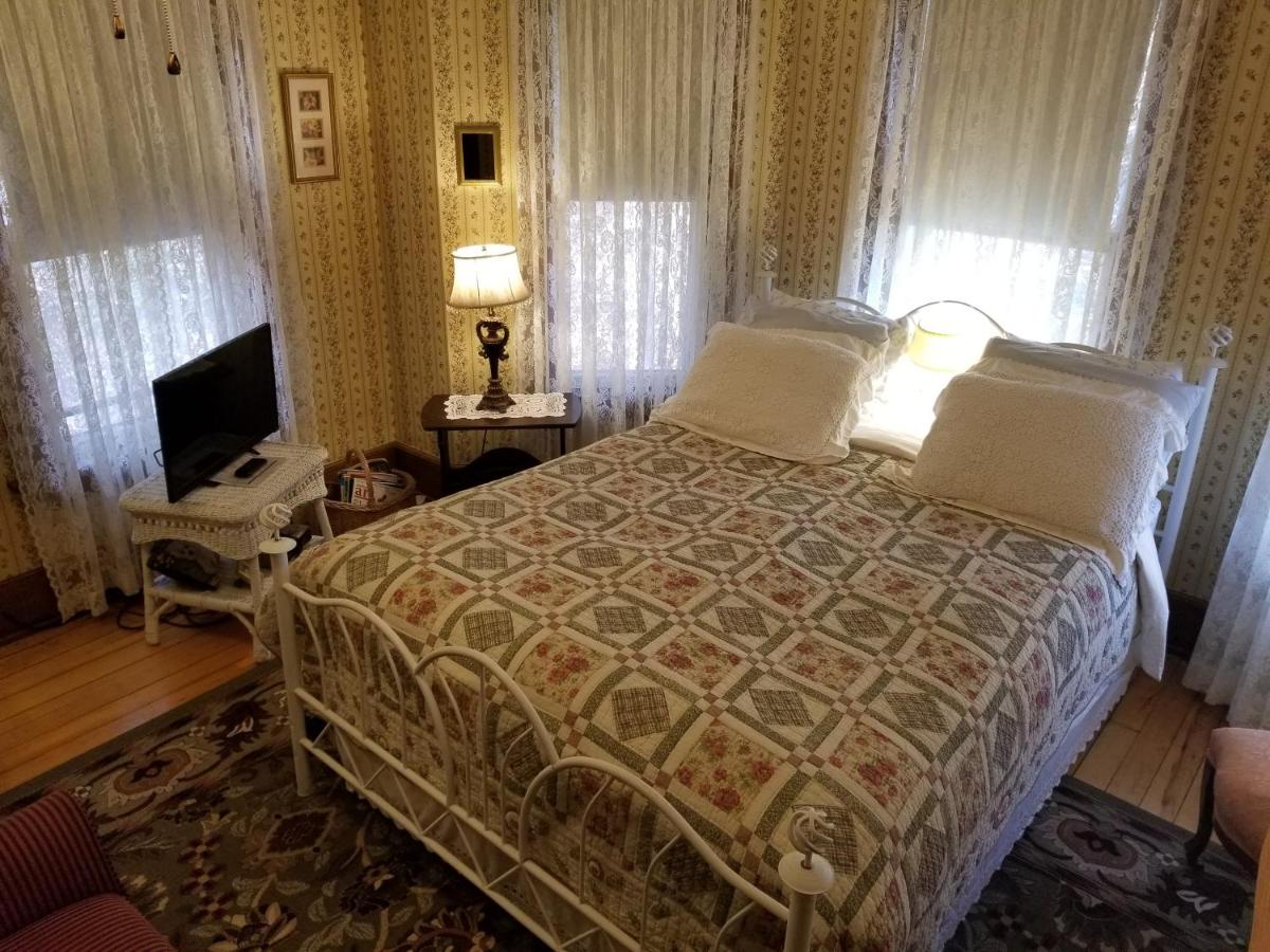 | Rose & Thistle Bed & Breakfast