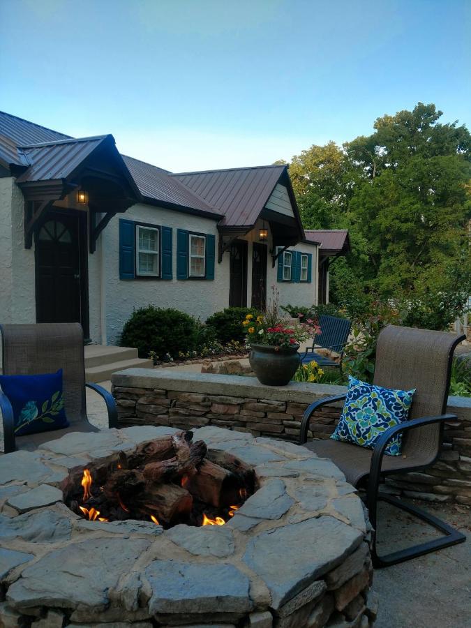 | RiverView Inn