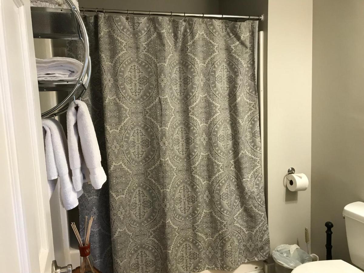 Double Room with Private Bathroom at Barefoot Hills