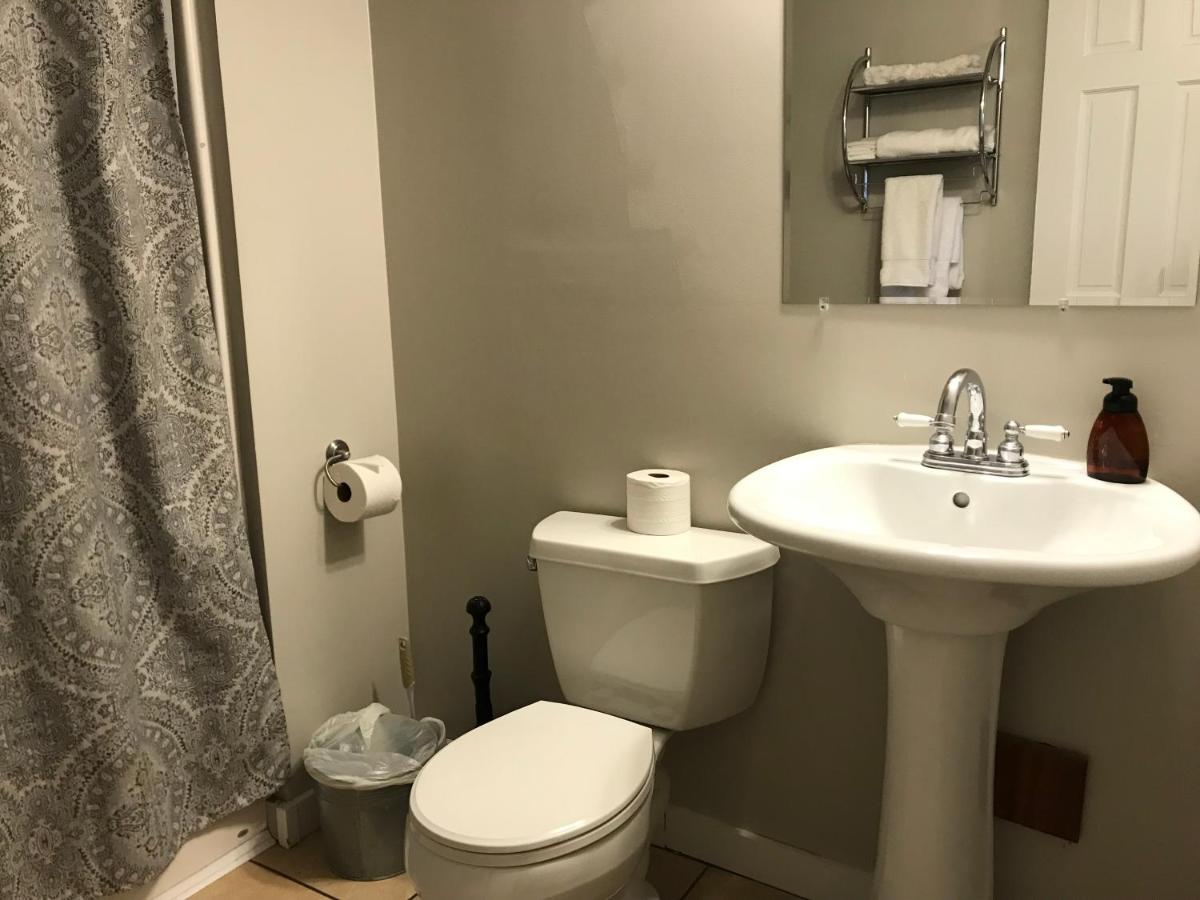 Double Room with Private Bathroom at Barefoot Hills