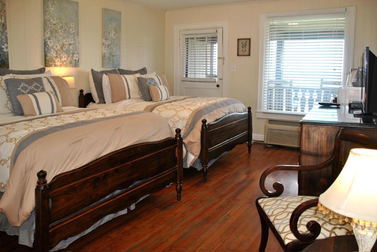 | RiverView Inn