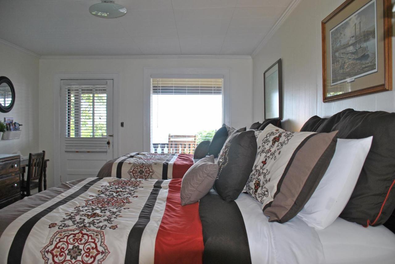 | RiverView Inn