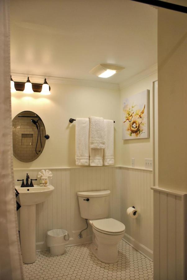 | RiverView Inn