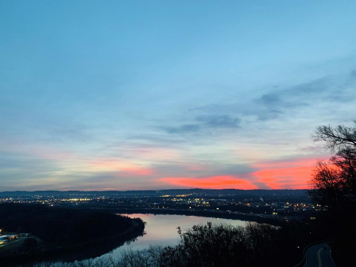 | RiverView Inn