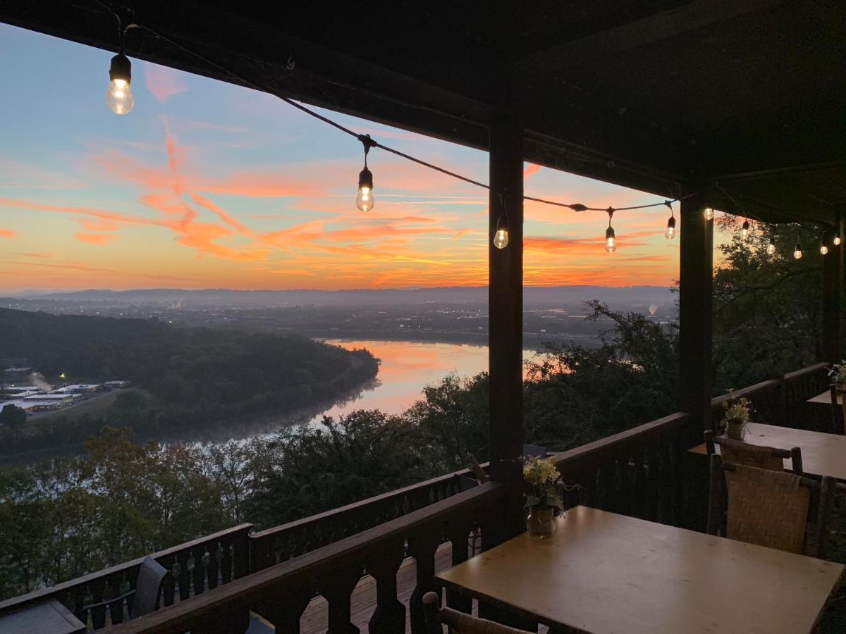 | RiverView Inn