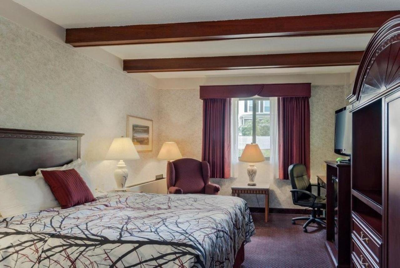 Superior King Room at Best Western Plus Portsmouth Hotel & Suites