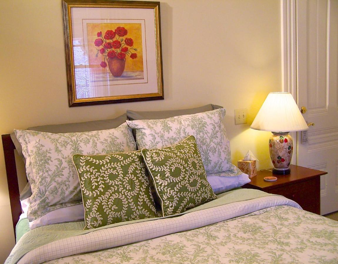 | Lyndon House Bed & Breakfast