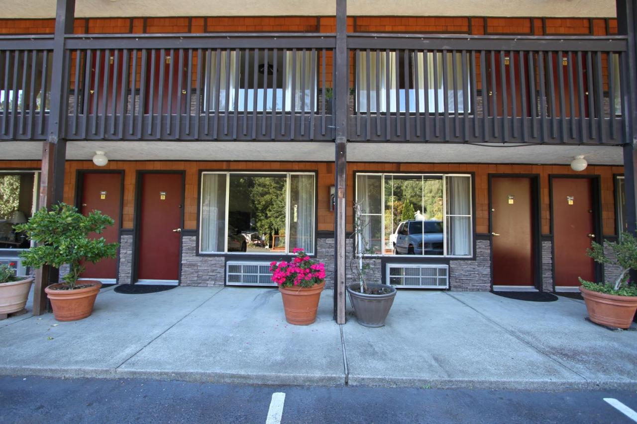 | The Occidental Lodge