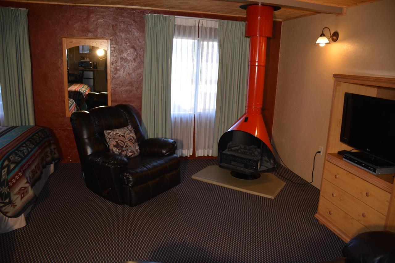 | Sitzmark Chalet Inn