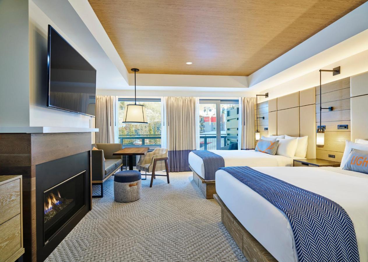 Luxury Queen Room with Fireplace at Limelight Hotel Snowmass