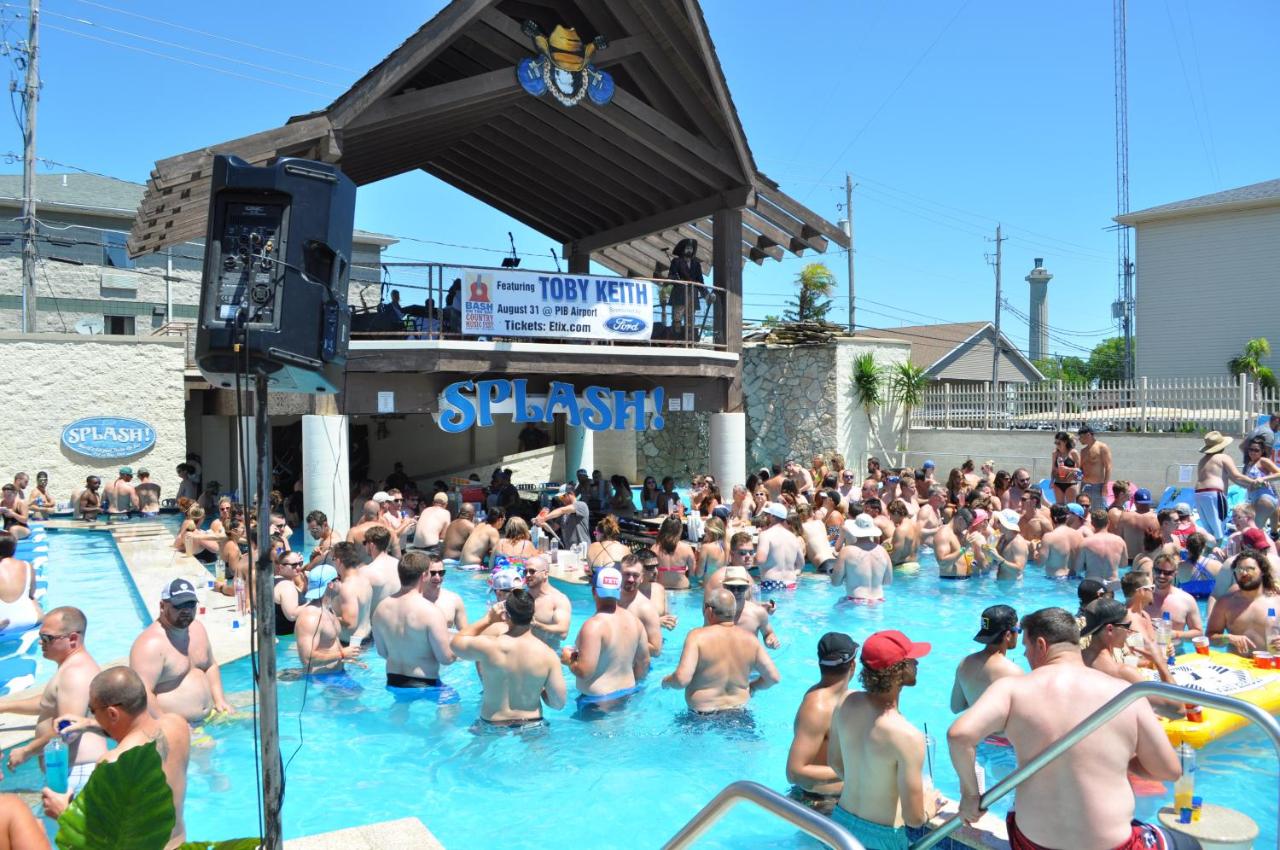 | Grand Islander Hotel