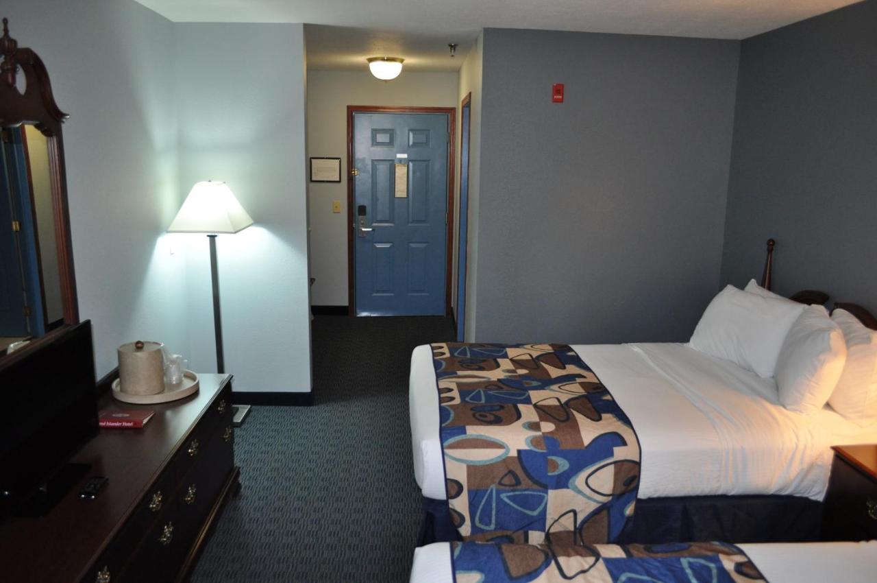 | Grand Islander Hotel