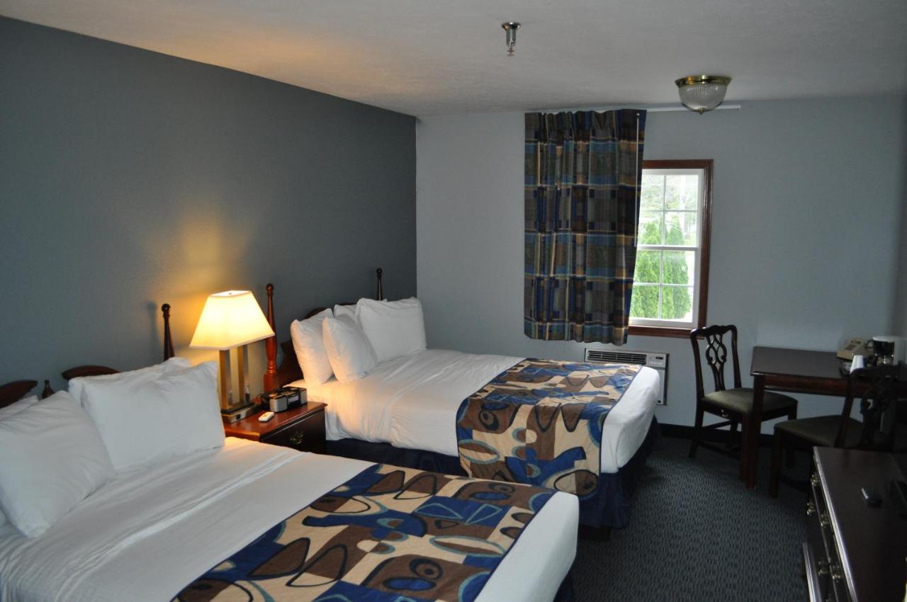 | Grand Islander Hotel