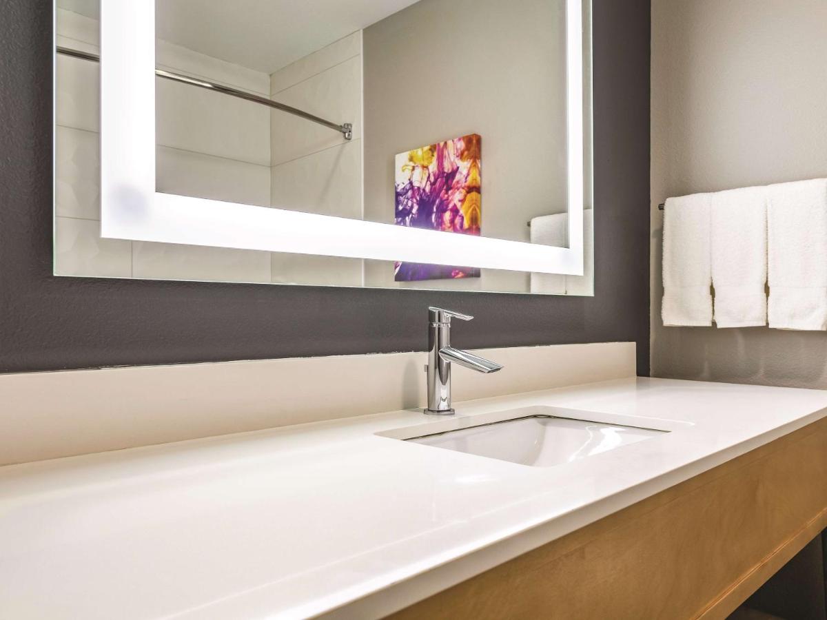 Queen Room with Two Queen Beds at La Quinta by Wyndham Seattle Federal Way