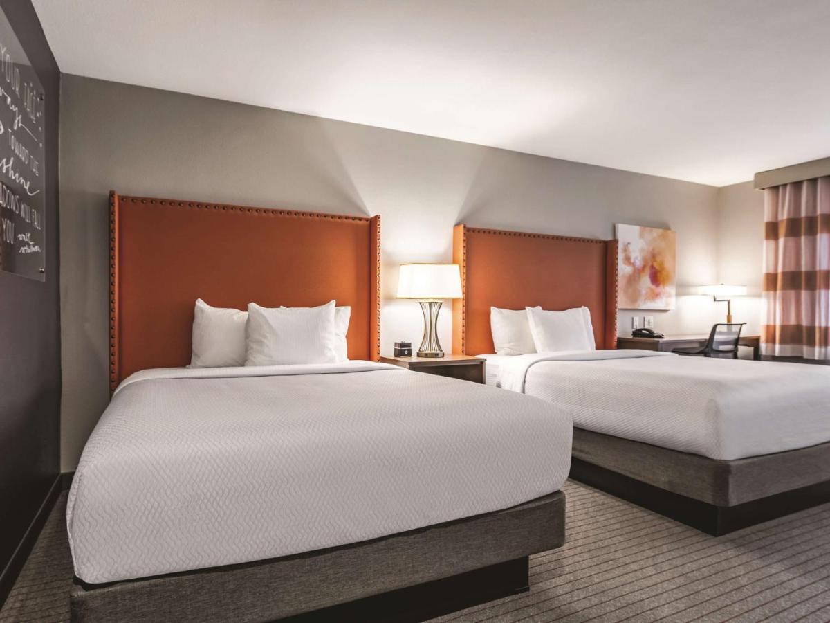 Executive Queen Room with Two Queen Beds and Sofa Bed at La Quinta by Wyndham Seattle Federal Way