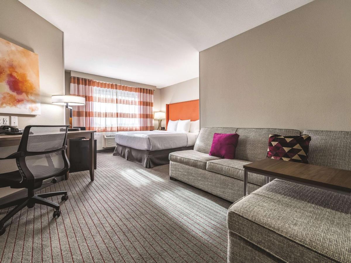 Executive King Room - Mobility Access/Non-Smoking at La Quinta by Wyndham Seattle Federal Way